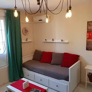 **** Genuar Center Apartment